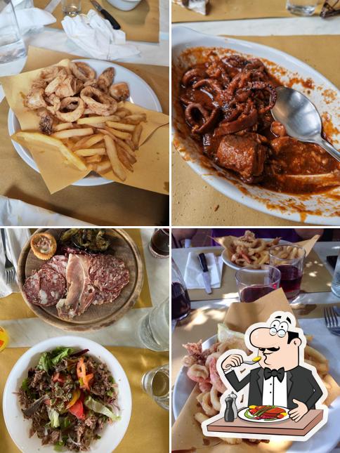 Platti al Casa Del Popolo Di Osteria Nuova