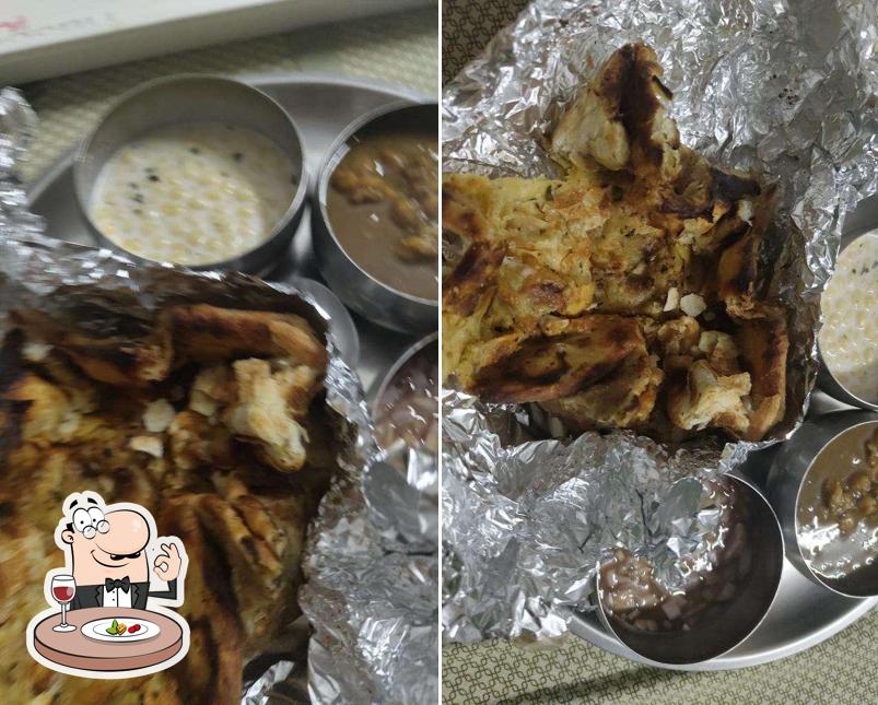 Meals at Anand Kulcha Land