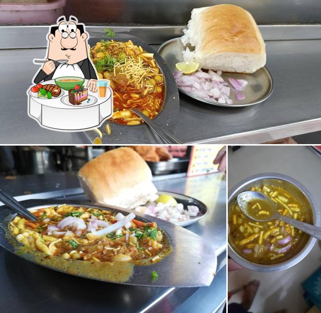 Hot and sour soup at Changu Mangu Vadapav Centre