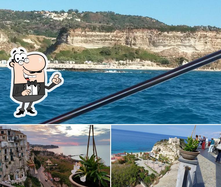 Goditi la vista dagli esterni di Hotel Virgilio Tropea