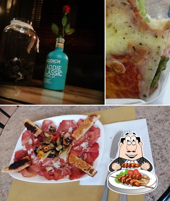 Alibi Bar si caratterizza per la cibo e bevanda