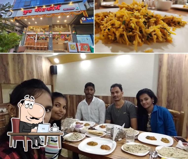 Food platform is distinguished by interior and beverage
