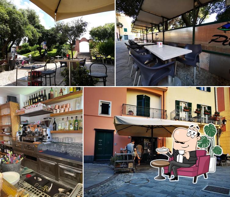 Siediti a un tavolo di Pilar