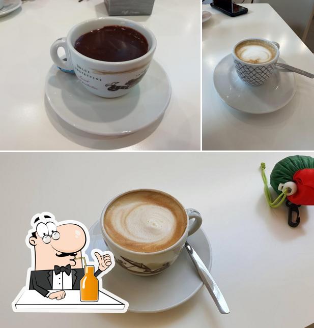 Goditi un drink a Baby Snack