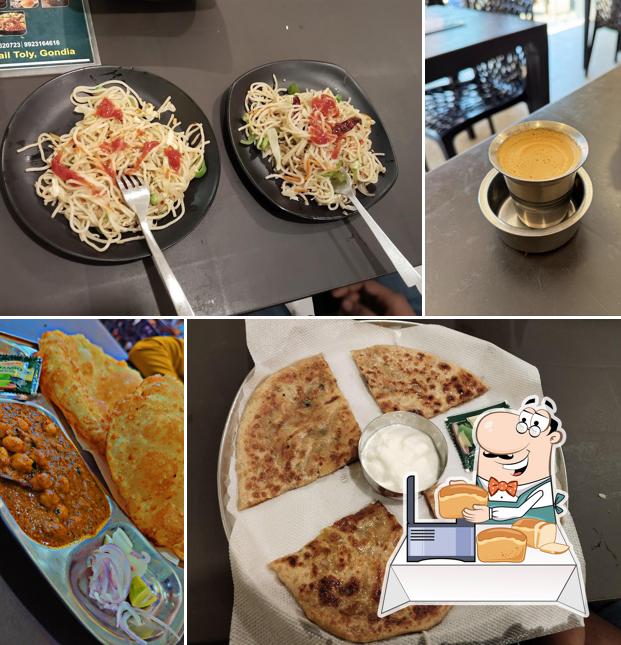 Garlic bread at South To Punjab