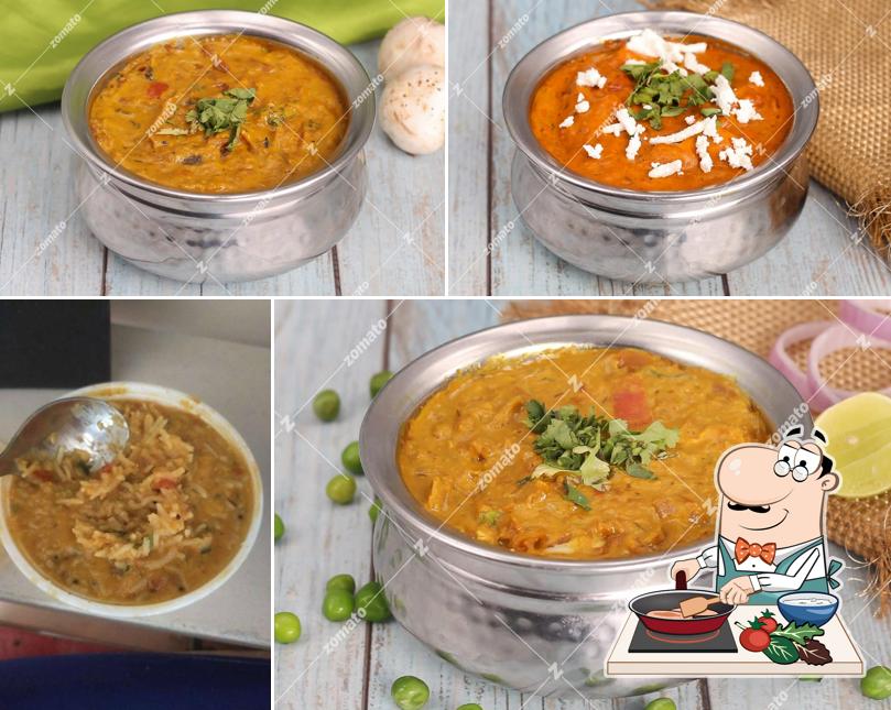 Chicken curry at Nanumal Bhojraj