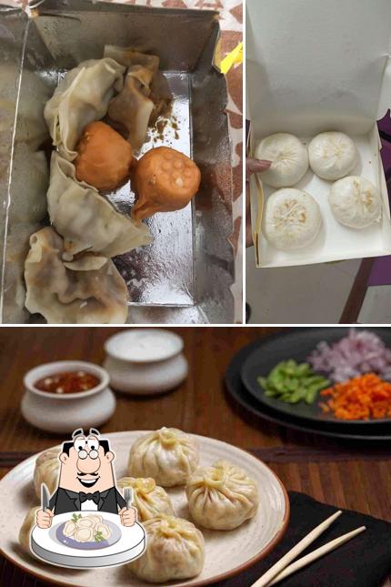 Dumplings at Zomoz - The Momo Company