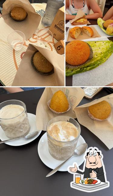 La foto di cibo e bevanda da MammArancina Noto Street Food d'autore
