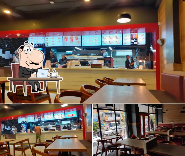 The interior of Leon's Burgers & Wings Hoodi