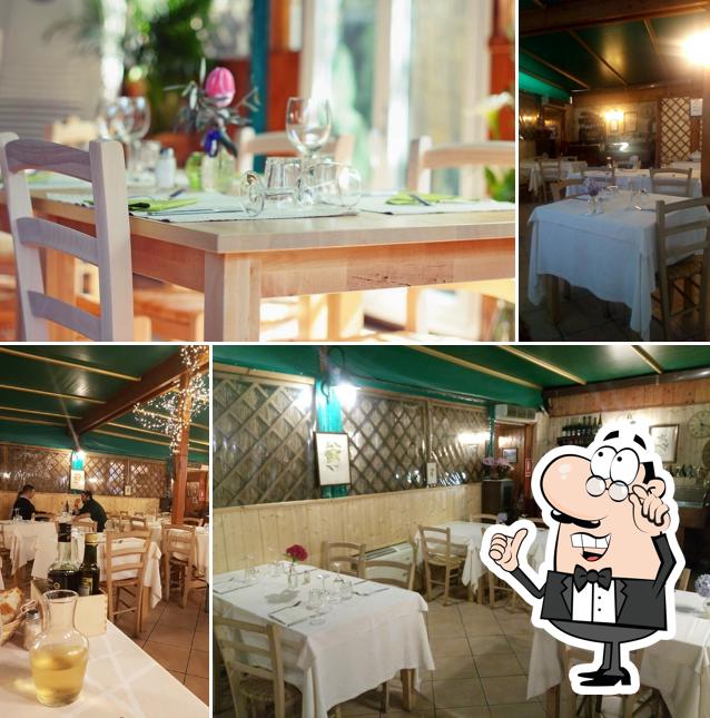 Siediti a un tavolo di Trattoria La Sosta