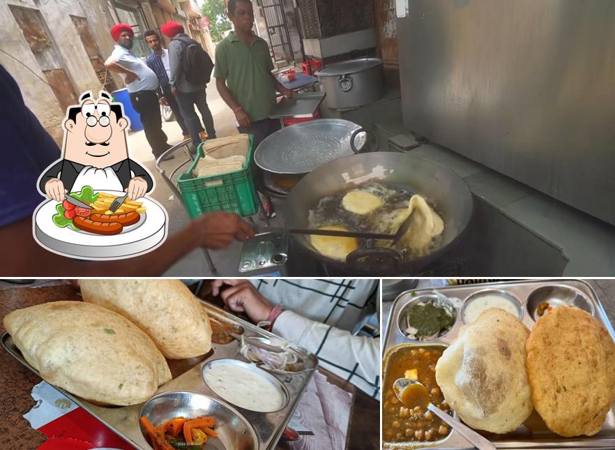 Food at AJAY CHANA BHATHURA