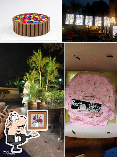 Take a seat at one of the tables at Dessertto Cakes and IceCreams