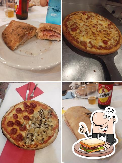 Toast al formaggio al Pizzeria La Goletta