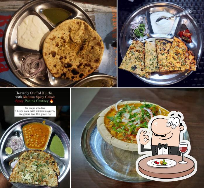 Food at kks basket Delhi streets