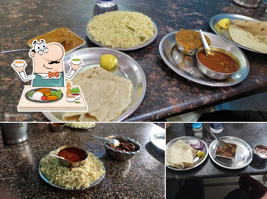 Meals at Junaidi Hotel