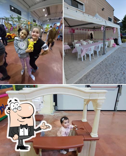 Dai un'occhiata agli interni di Centro Ricreativo, Pizzeria Parco Giochi Madagascar