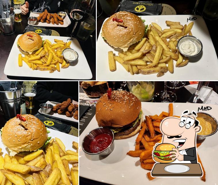 Prova un hamburger a St-François Pub - Lausanne