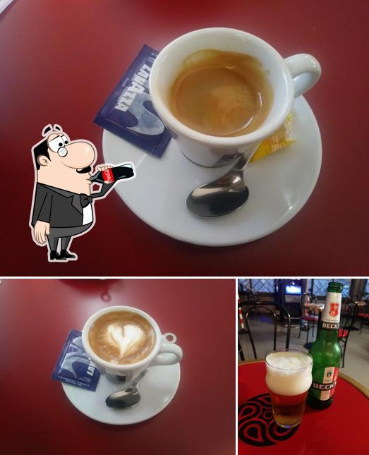 Bar Degli Archi si caratterizza per la bevanda e cibo