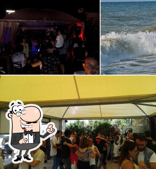 Gli esterni di Roxy Bar