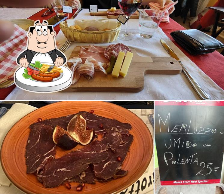 La cibo e lavagna del ristorante