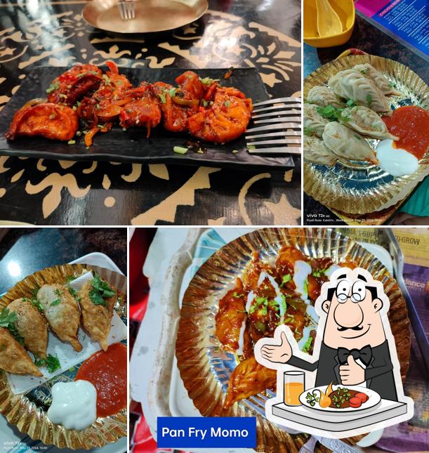 Food at PMP TIBET MOMO