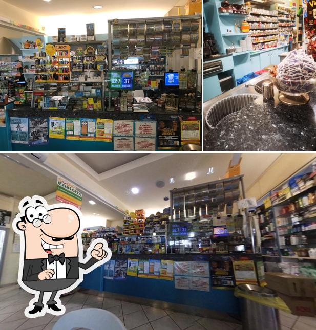 Gli interni di Simon's Caffé