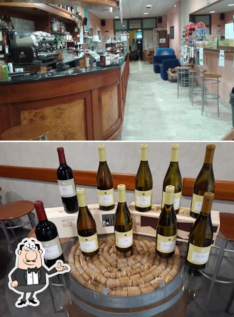 Dai un'occhiata agli interni di Sporting Bar Di Renato Zunino E Massimo Ottonello S.N.C Dai un'occhiata agli interni di Sporting Bar Di Renato Zunino E Massimo Ottonello S.N.C