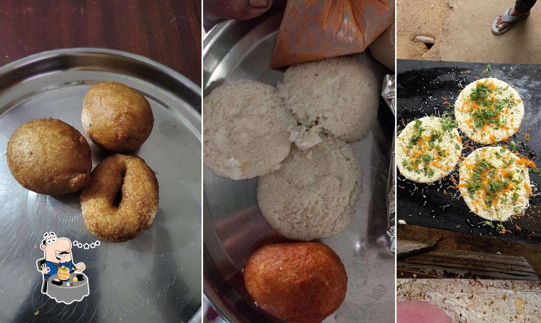 Food at Vamshi Tiffins and Curry Point