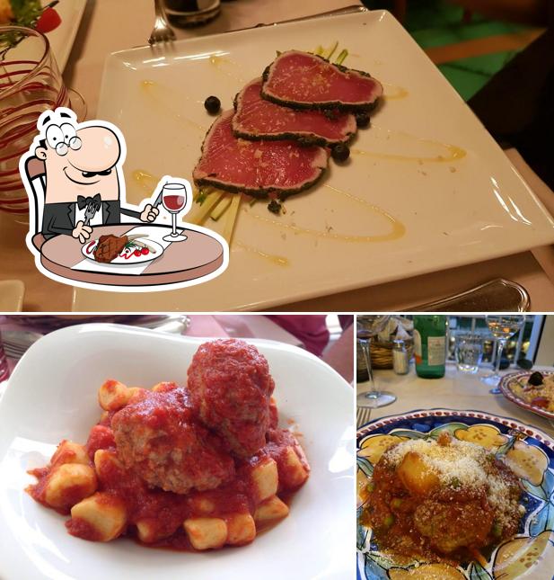 Ordina i un pasto a base di carne a Hotel Buca di Bacco