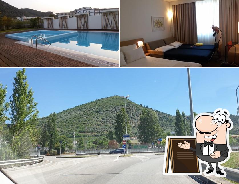 Tra le varie cose da Hotel Novotel Salerno Est Arechi si possono trovare la esterno e interni