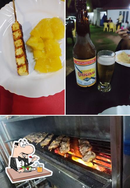 Comida em Coroado Espetos