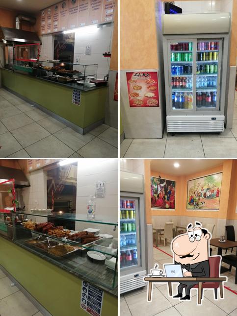 Gli interni di Zaiqa Restaurant