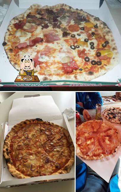 Ordina una pizza a Pizzeria Ars Et Labor - Via Modena Porotto