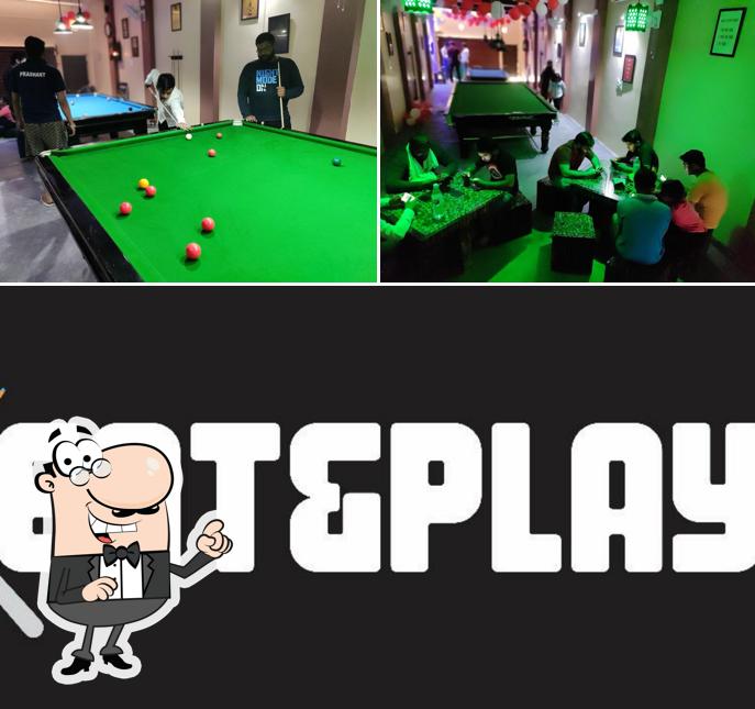 The exterior of Eat & Play