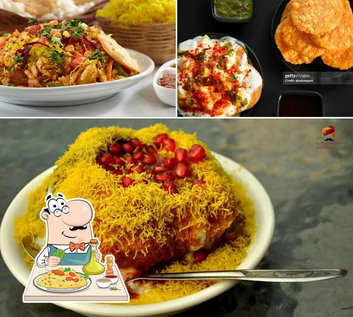 Food at THE CHAAT BOX