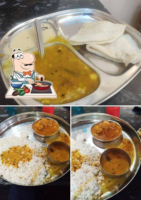Chicken curry at Hotel Prabhat