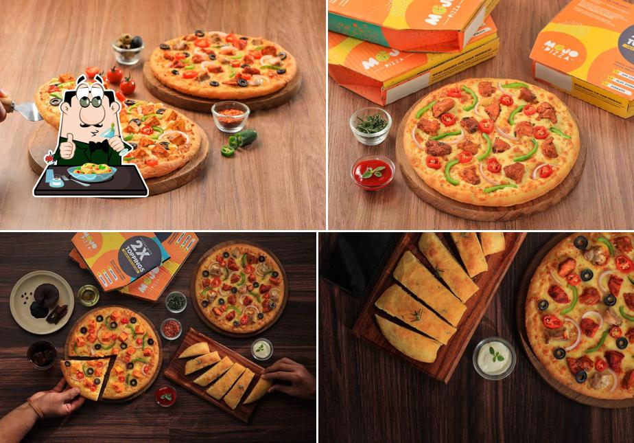 Food at MOJO Pizza - 2X Toppings