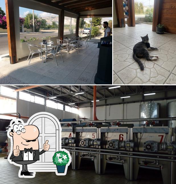 Gli esterni di BAR LENTINA Gli esterni di BAR LENTINA