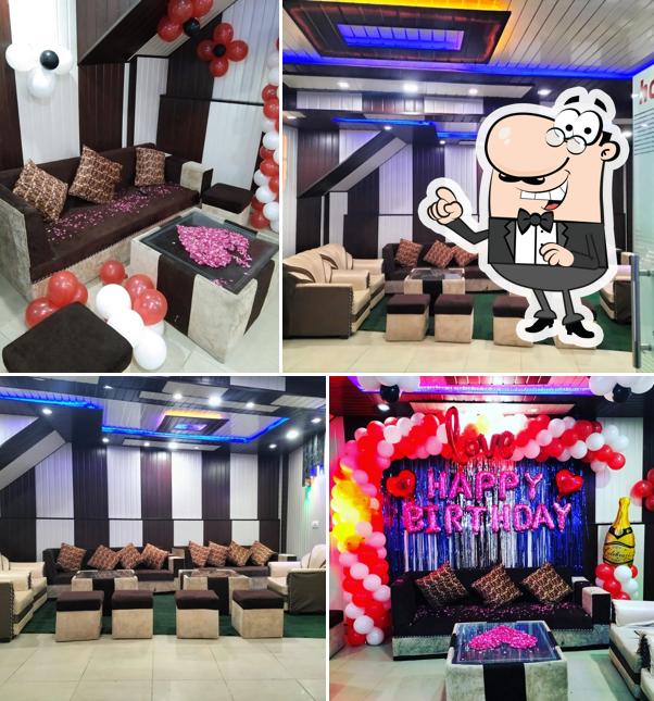 Check out how MAFIA CAFE looks inside