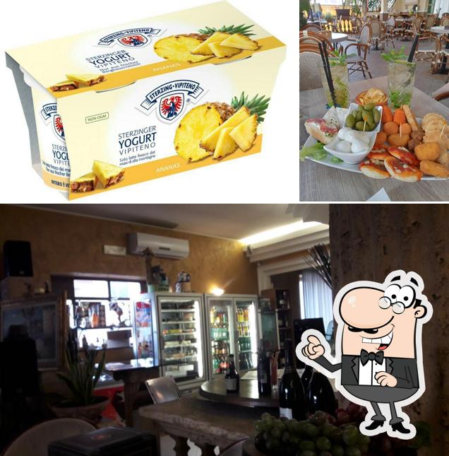 Bar Antica Grecia si caratterizza per la interni e cibo