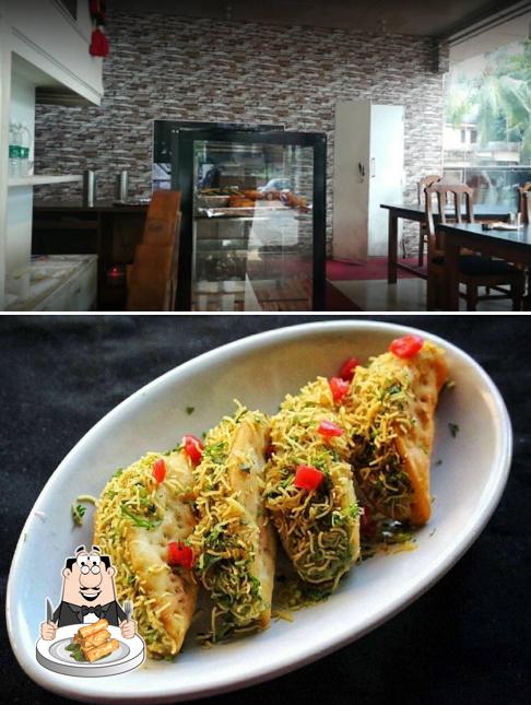 Spring rolls at Hari's Fast Food