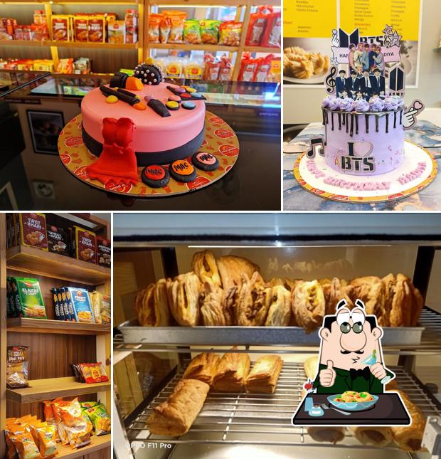 Food at New Poona Bakery & Creamy Cafe