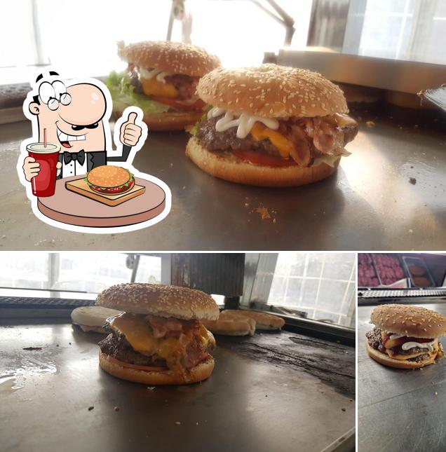 Gustati uno dei tipi di hamburger disponibili a da Manuel