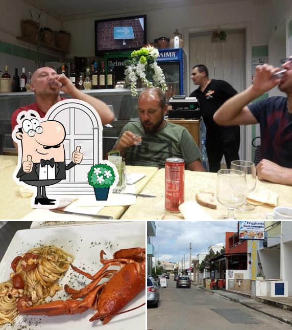 Gli esterni di Friggitoria Trattoria "La Regina" - Abbonamento a Sky Calcio