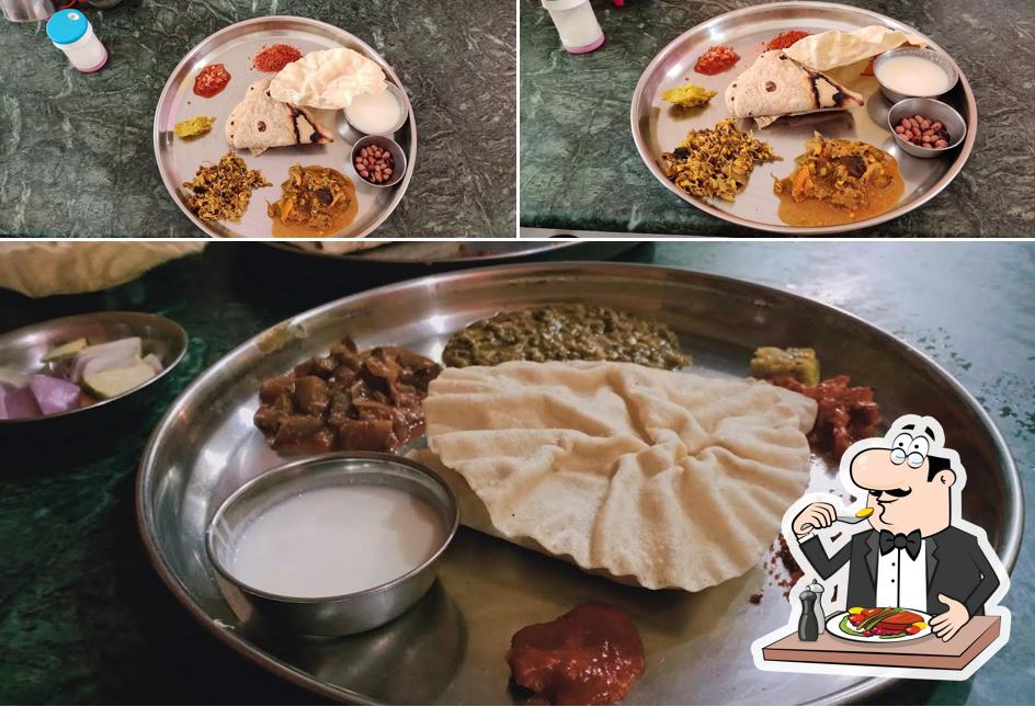 Food at Hotel Yedeyuru Siddalingeshwara