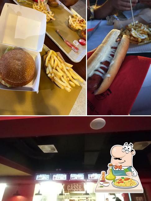 La foto di cibo e interni da Ristorante Saloon - Far West