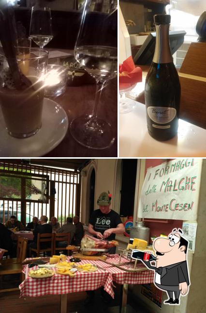 Tra le varie cose da Caneva Dai Boret si possono trovare la bevanda e tavolo da pranzo