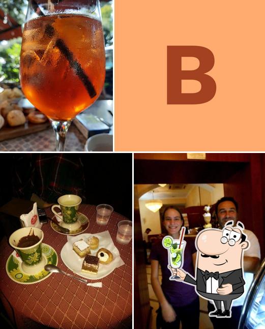 Goditi un drink a Bar Pasticceria Gelateria L'Oasi Srl