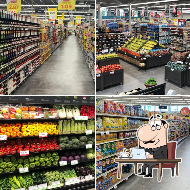 Hy-Vee Grocery Store