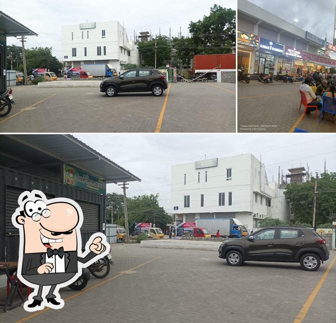 The exterior of FOOD HUNT